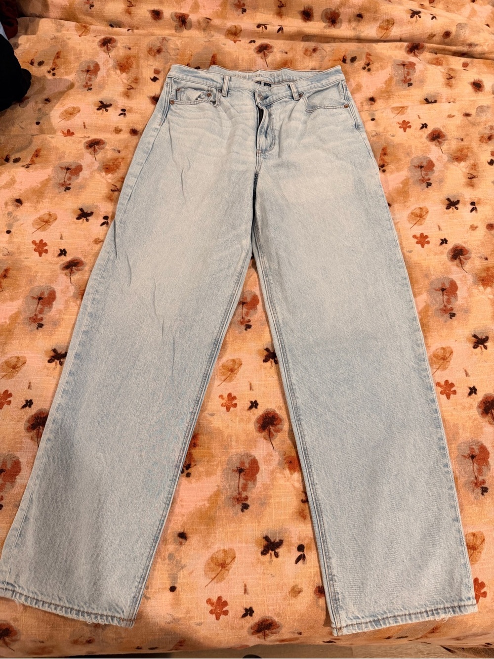 American Eagle Outfitters Strigid Super High-Waisted Baggy Straight Jean